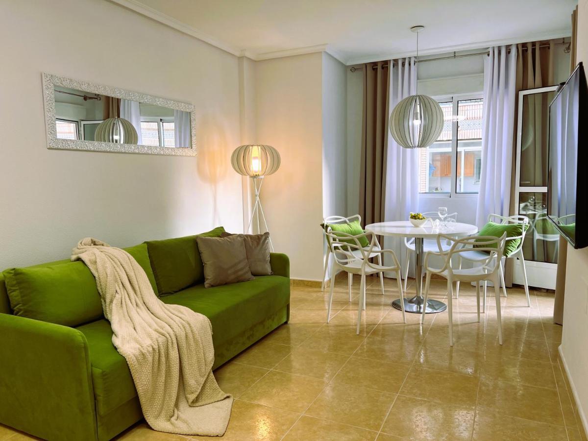Holiday Suite Fragata Торрев'єха Екстер'єр фото