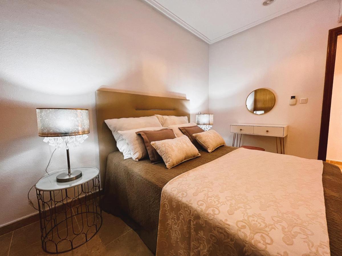 Holiday Suite Fragata Торрев'єха Екстер'єр фото