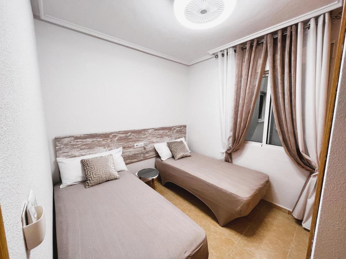 Holiday Suite Fragata Торрев'єха Екстер'єр фото