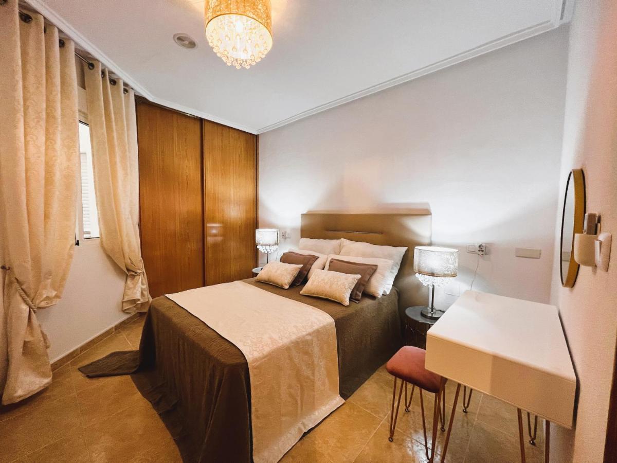 Holiday Suite Fragata Торрев'єха Екстер'єр фото